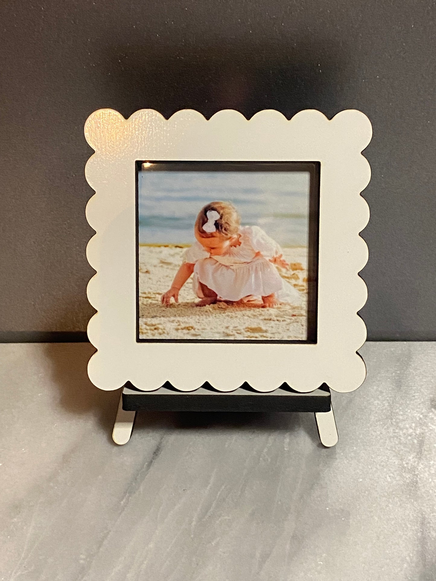 Scalloped Photo Magnet Frame & Ornament Bundle