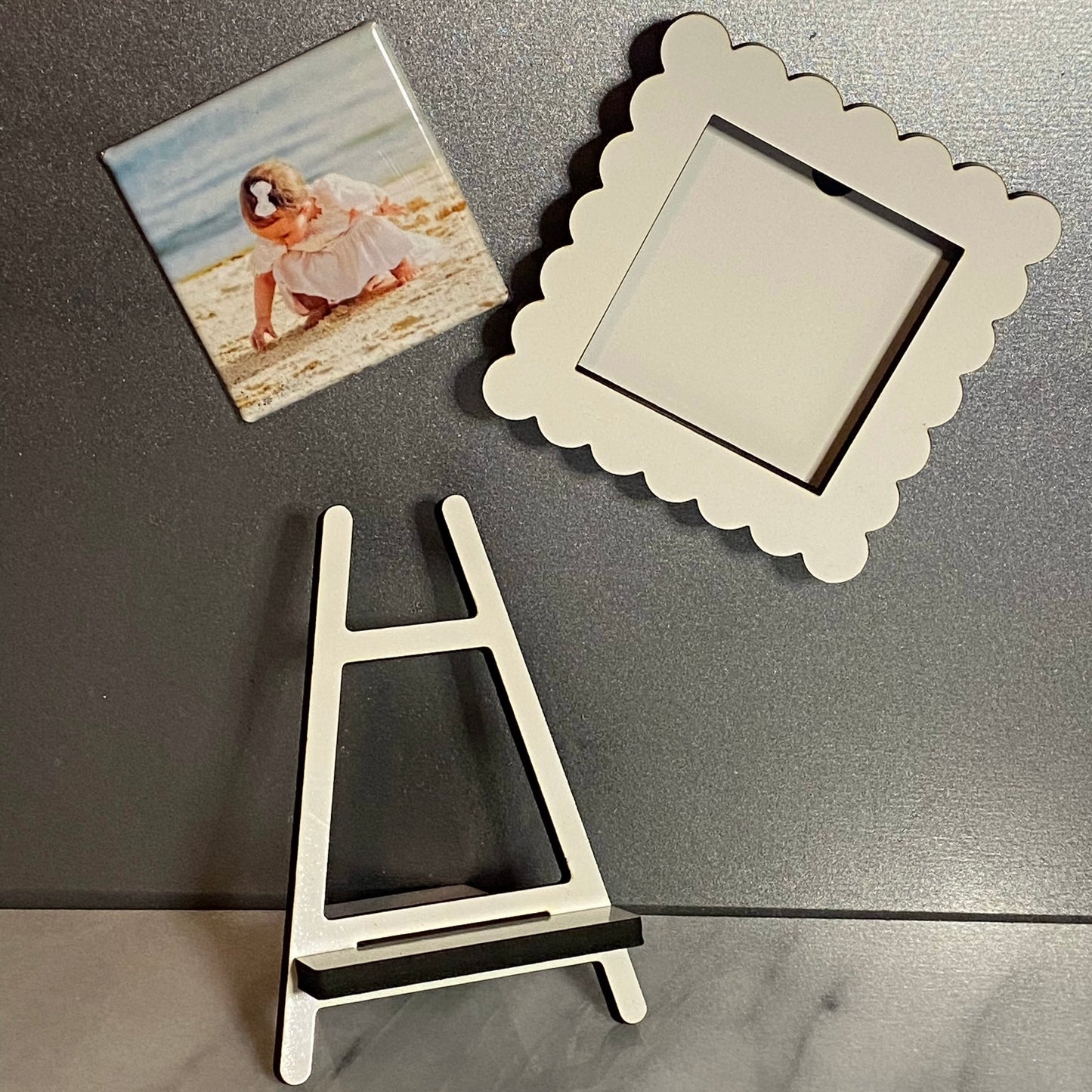Scalloped Photo Magnet Frame & Ornament Bundle